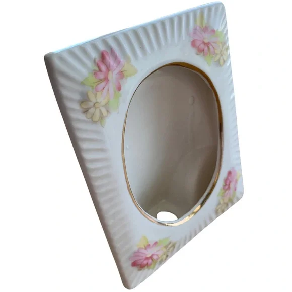 VINTAGE 1980’s Rectangular Picture Frame Porcelain Pastel Flowers Oval Cut Out - Picture 2 of 9